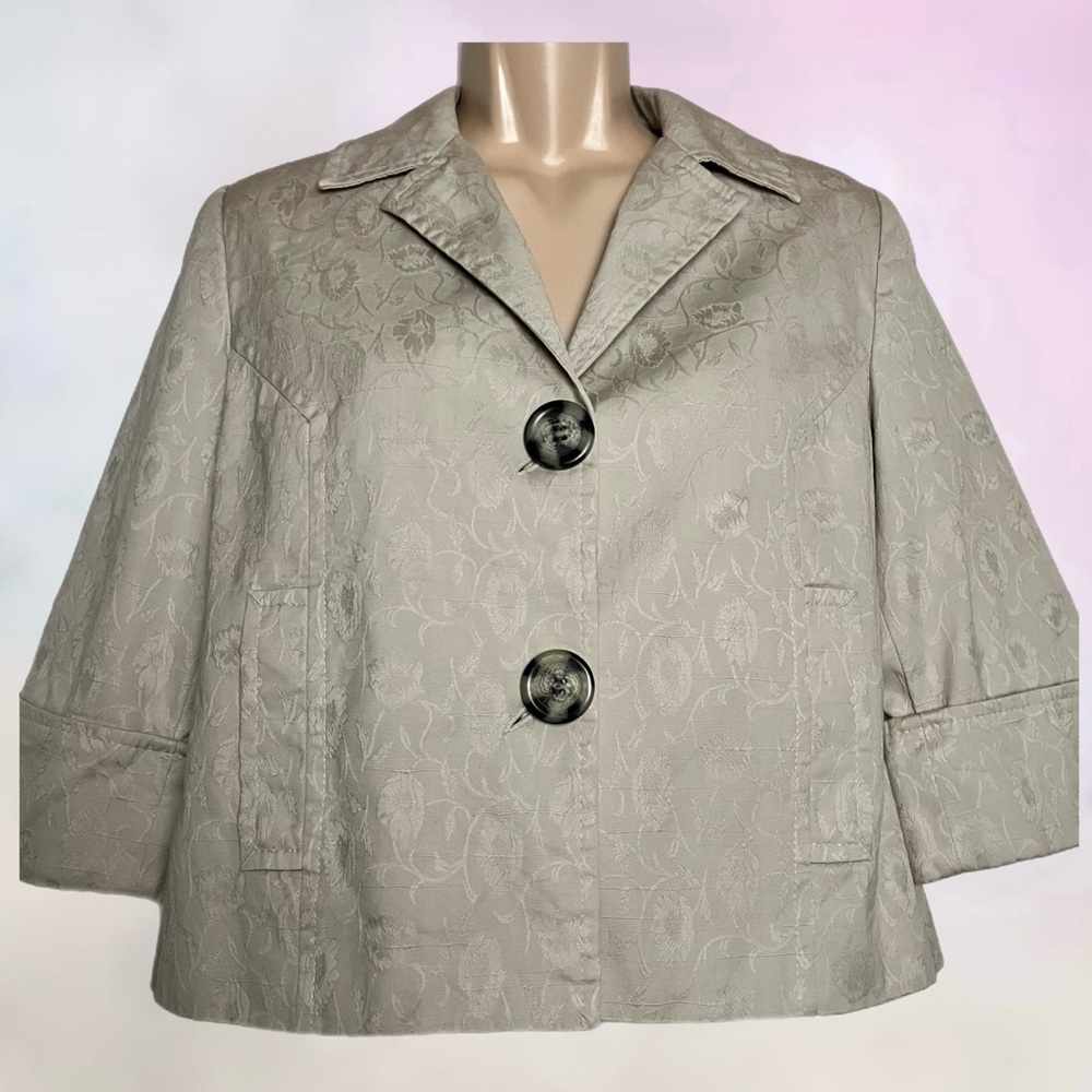 🎄 Kim Rogers Women's Tan Embroidered Blazer with Big Button Closure